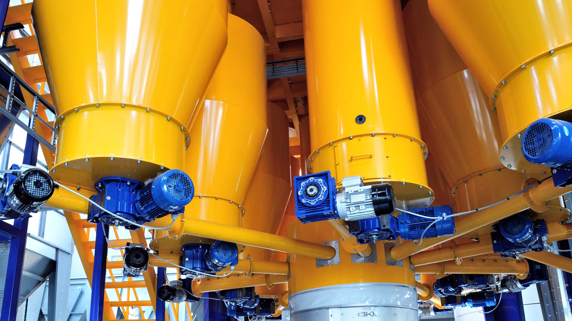 Dosing of vitamins, minerals and pre-mix | SKIOLD 