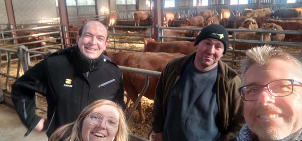Lisa PAULIC et Eric MANENC (SKIOLD), Sylvain LAGARRIGUE (Agritech Elevage) et le client | Aveyron
